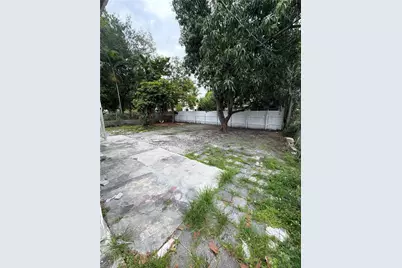 1026 NW 50th St #1, Miami, FL 33127 - Photo 16