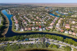 910 Sunflower Cir, Weston, FL 33327 - Photo 52