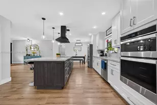 2385 SW 131st Pl, Miami, FL 33175 - Photo 2