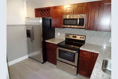 109 Lake Emerald Dr #108, Oakland Park, FL 33309 - Photo 2