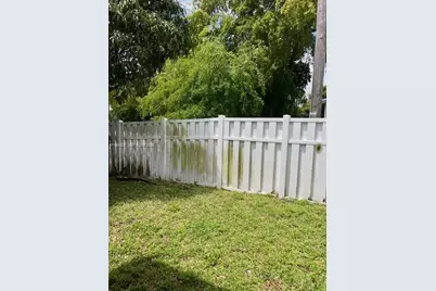 2201 NW 81st Ave, Sunrise, FL 33322 - Photo 10