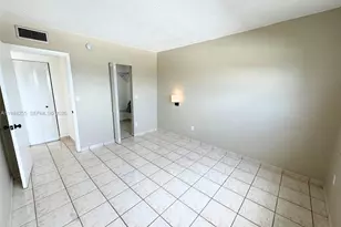 3640 NW 9th St, Miami, FL 33125 - Photo 10