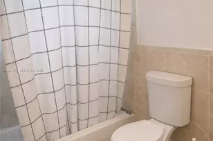 1090 NE 129th St, North Miami, FL 33161 - Photo 8