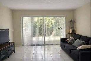 1090 NE 129th St, North Miami, FL 33161 - Photo 2