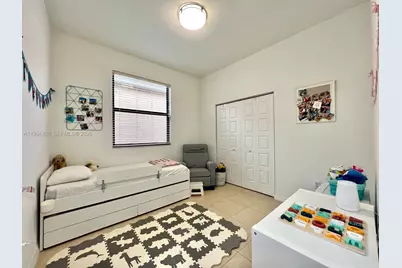 649 NE 191st St, Miami, FL 33179 - Photo 14