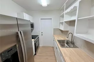 255 NW 32nd St, Miami, FL 33127 - Photo 6