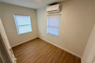 255 NW 32nd St, Miami, FL 33127 - Photo 8