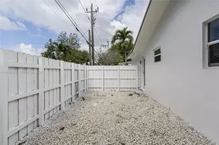 55 SW 13th St, Dania Beach, FL 33004 - Photo 24