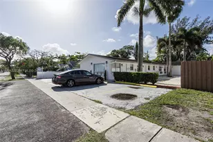 55 SW 13th St, Dania Beach, FL 33004 - Photo 10