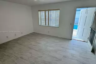 30 SE 4th Ave, Hallandale Beach, FL 33009 - Photo 6