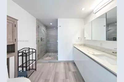1300 Brickell Bay Dr #3100, Miami, FL 33131 - Photo 18