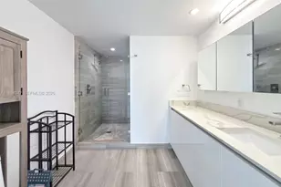 1300 Brickell Bay Dr, Miami, FL 33131 - Photo 18