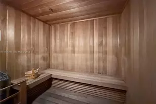 1300 Brickell Bay Dr, Miami, FL 33131 - Photo 34