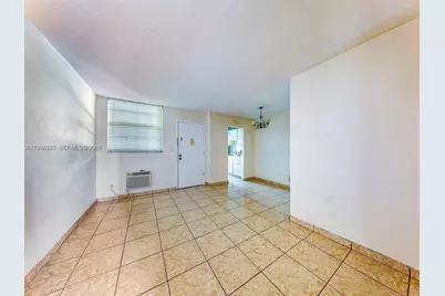 915 Jefferson Ave #4B, Miami Beach, FL 33139 - Photo 2
