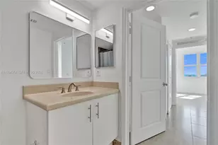 7900 Harbor Island Dr, North Bay Village, FL 33141 - Photo 26