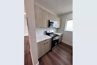 7725 Carlyle Ave #2, Miami Beach, FL 33141 - Photo 8