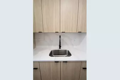 7725 Carlyle Ave #2, Miami Beach, FL 33141 - Photo 6