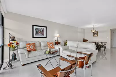 800 Parkview Dr #908, Hallandale Beach, FL 33009 - Photo 2