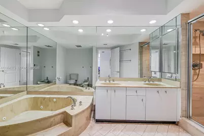 20281 E Country Club Dr #1412, Aventura, FL 33180 - Photo 18