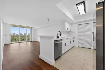 19501 W Country Club Dr #602, Aventura, FL 33180 - Photo 14