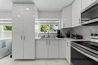 15646 SW 97 Terra #0, Kendall, FL 33196 - Photo 8