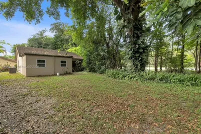 2236 Seagrape Cir, Coconut Creek, FL 33066 - Photo 16