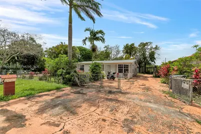 300 Northwest Blvd, Miami, FL 33126 - Photo 1