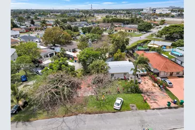 300 Northwest Blvd, Miami, FL 33126 - Photo 34