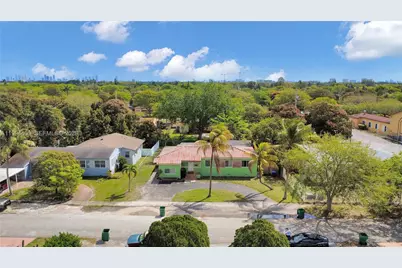 12901 NW Miami Ct, Miami, FL 33168 - Photo 4