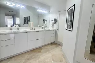 9225 Collins Ave, Surfside, FL 33154 - Photo 34