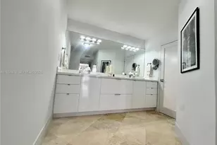 9225 Collins Ave, Surfside, FL 33154 - Photo 28