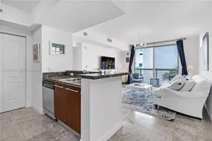 110 Washington Ave, Miami Beach, FL 33139 - Photo 2