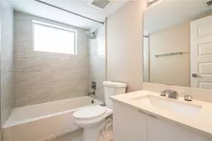 2400 NE 26th St, Fort Lauderdale, FL 33305 - Photo 14