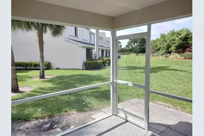 16731 Hemingway Dr, Weston, FL 33326 - Photo 12