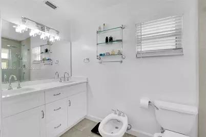 335 Virginia St, Hollywood, FL 33019 - Photo 16