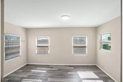 212 SW 11th St, Dania Beach, FL 33004 - Photo 14