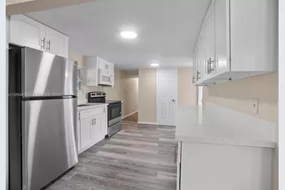212 SW 11th St, Dania Beach, FL 33004 - Photo 2