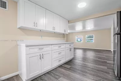 212 SW 11th St, Dania Beach, FL 33004 - Photo 16