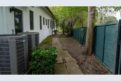 6200 SW 97th Ave, Miami, FL 33173 - Photo 8