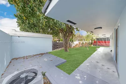 1239 SW 22nd Ave, Miami, FL 33135 - Photo 8