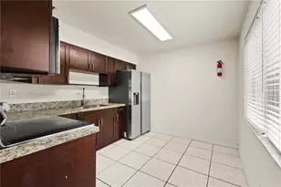 6121 SW 40th Ct, Miramar, FL 33023 - Photo 6