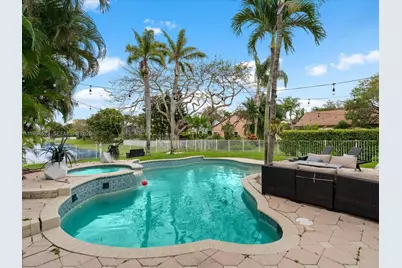 1607 SW 157th Ave, Pembroke Pines, FL 33027 - Photo 8