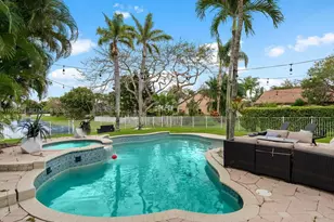 1607 SW 157th Ave, Pembroke Pines, FL 33027 - Photo 8