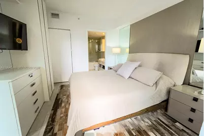 55 SW 9th St #1001, Miami, FL 33130 - Photo 16