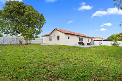 5730 NW 199th St, Hialeah, FL 33015 - Photo 28