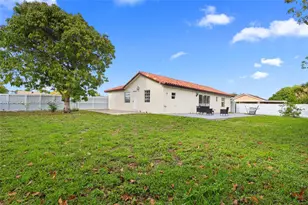 5730 NW 199th St, Hialeah, FL 33015 - Photo 28