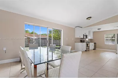 5730 NW 199th St, Hialeah, FL 33015 - Photo 8