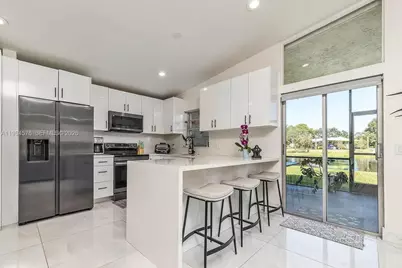 518 Woodgate Cir #E, Sunrise, FL 33326 - Photo 4