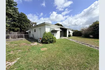 1571 NW 132nd St, Miami, FL 33167 - Photo 2