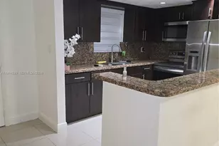 9371 Fontainebleau Blvd, Miami, FL 33172 - Photo 12